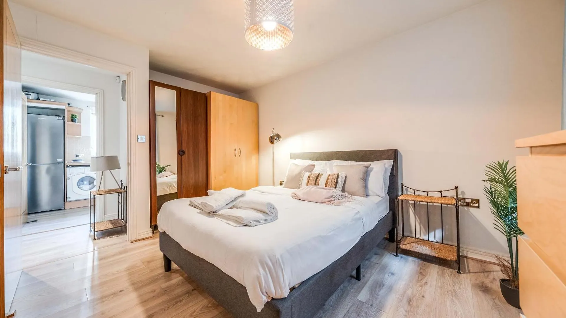 Apartment Canary Wharf O2 Excel Flat With Parking & Balcony London