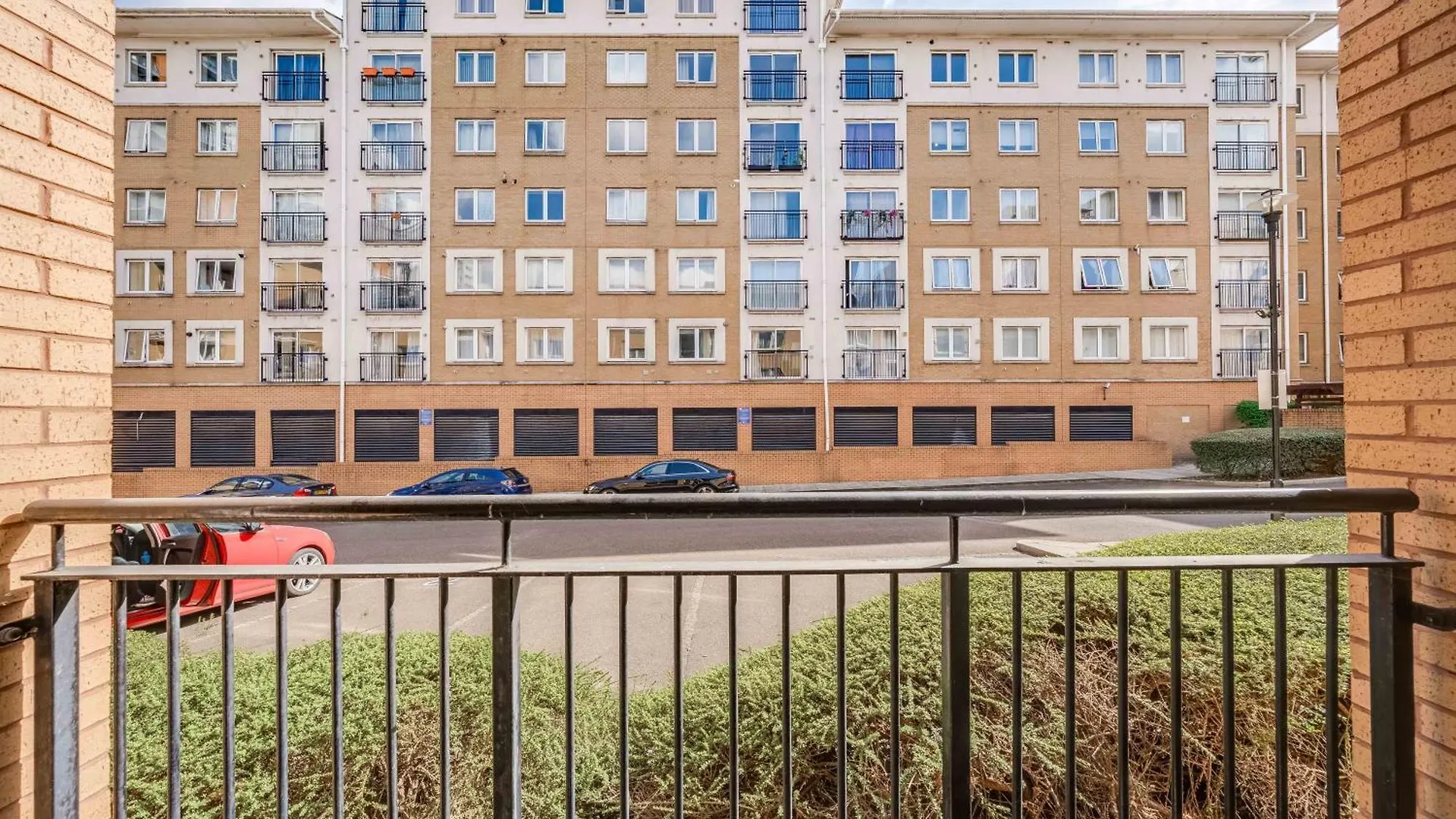 Apartment Canary Wharf O2 Excel Flat With Parking & Balcony London