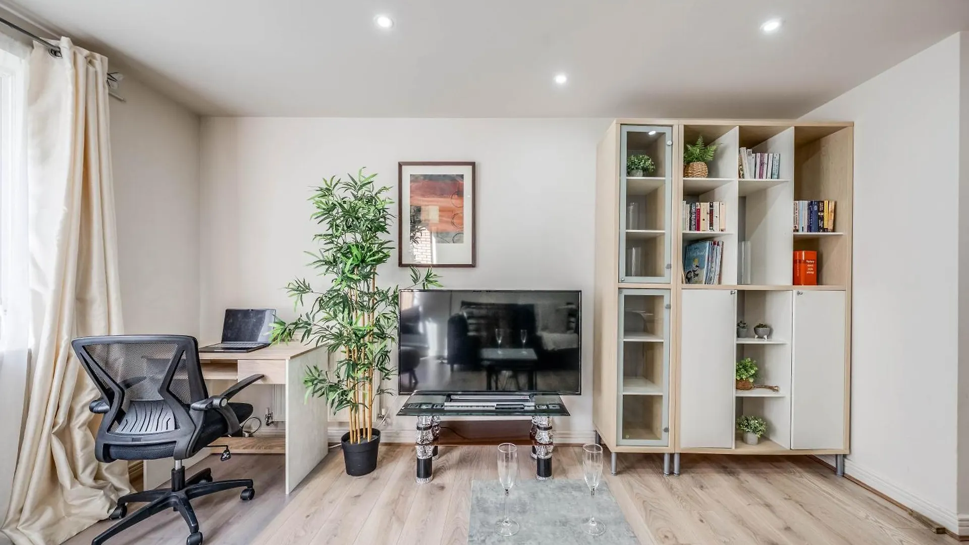 Canary Wharf O2 Excel Flat With Parking & Balcony London Apartment