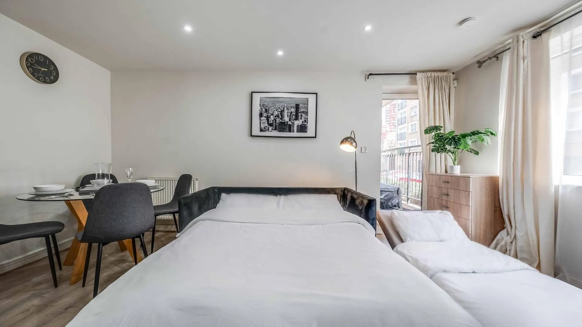 Canary Wharf O2 Excel Flat With Parking & Balcony London 0*,